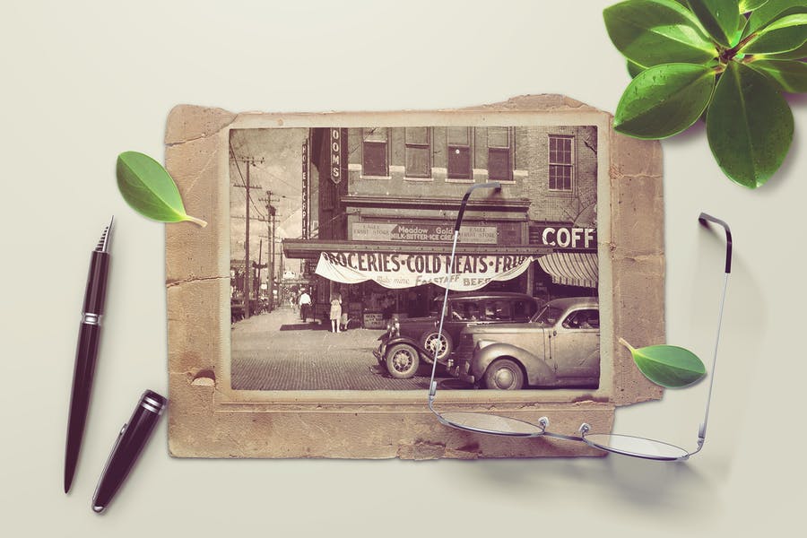 Vintage Photo Mockups PSD