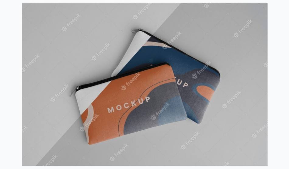 Free Pouch Mockup PSD